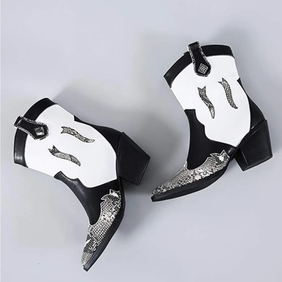 Snakeskin Embossed Western Boots - Picture 6 of 9